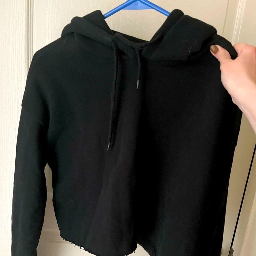 Urban Outfitters Cropped Hoodie / Black